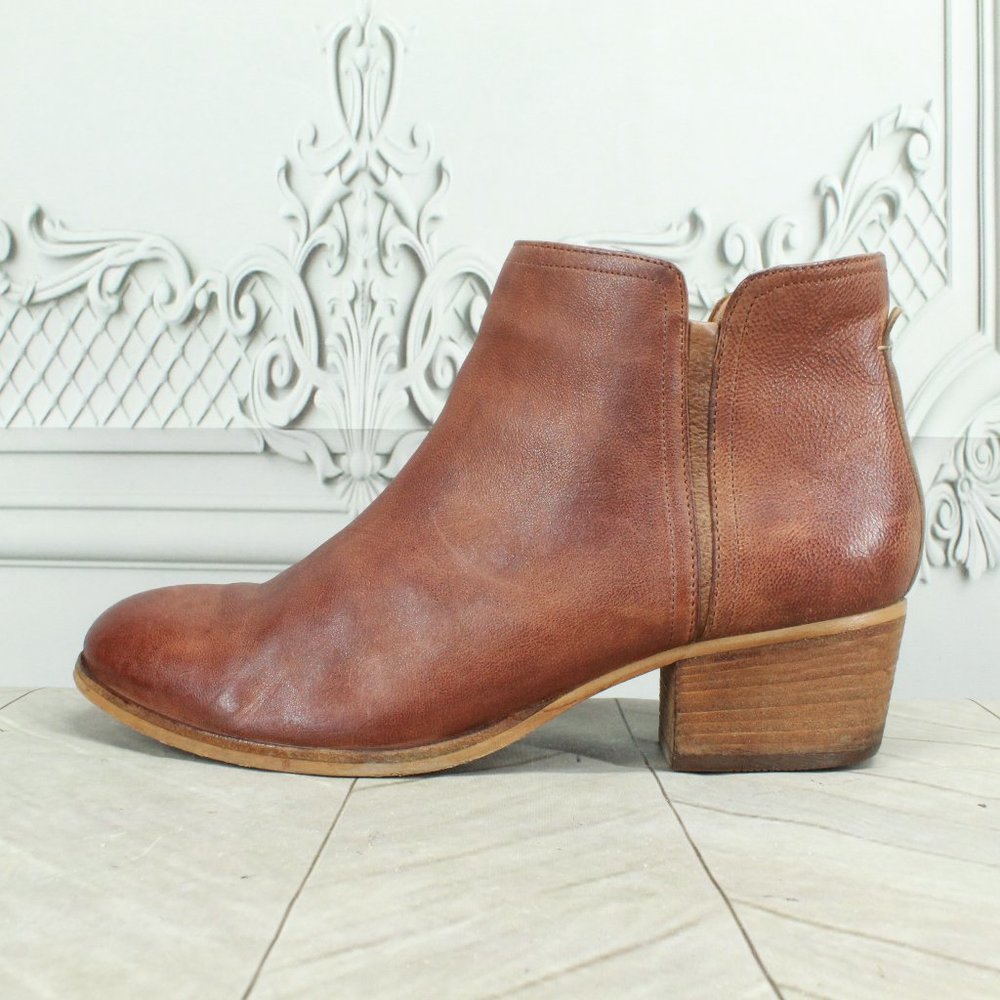 Clarks Maypearl Ramie Brown Leather Zip Block Heel Ankle Booties Size 8.5 Wide - Picture 1 of 9